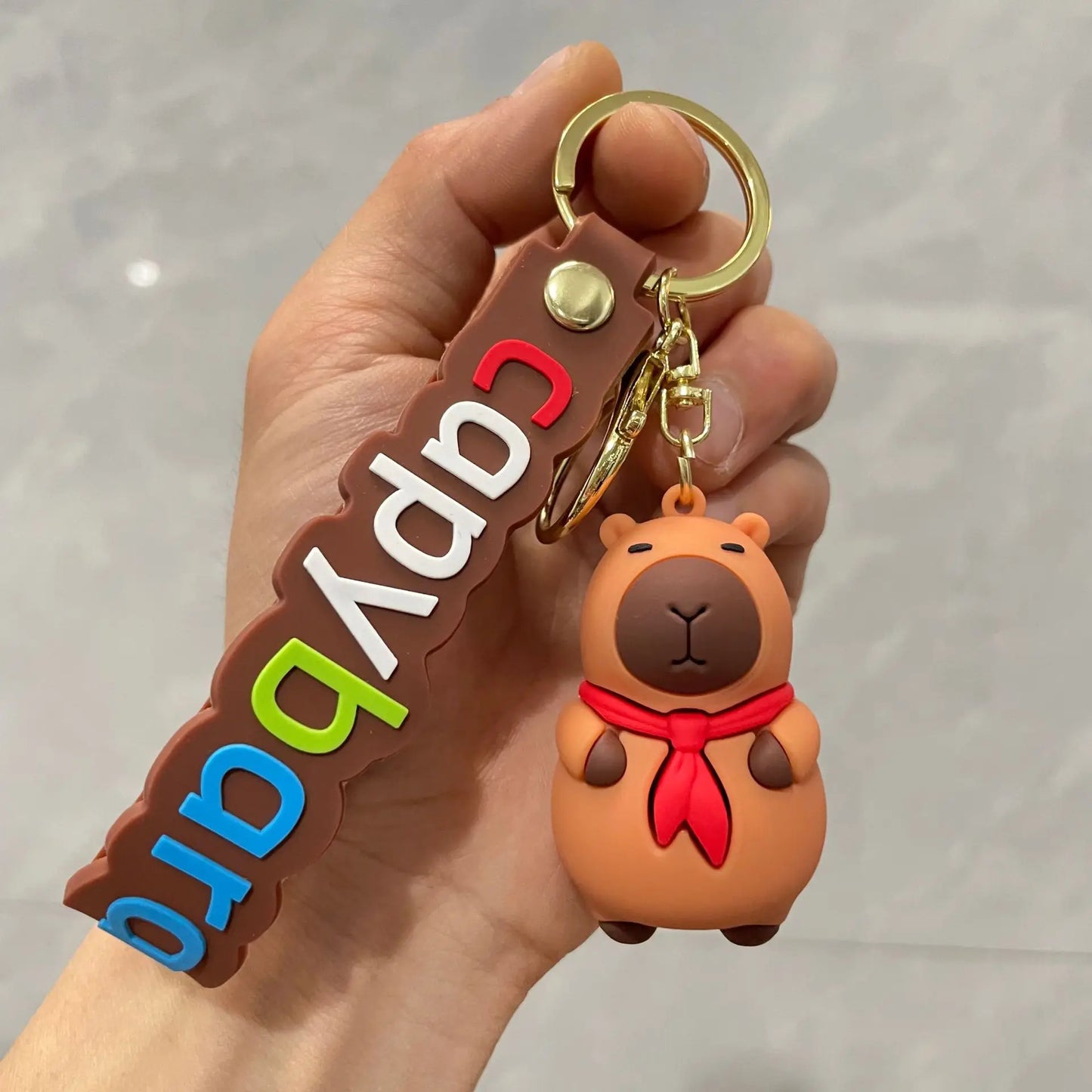 Llavero Capybara con Accesorios - Modelo Kawaii