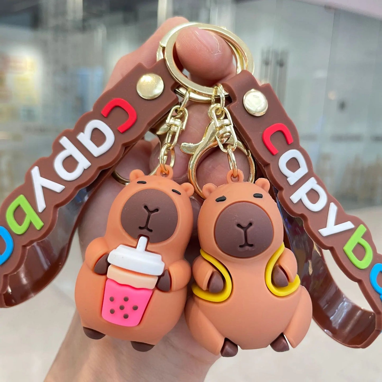 Llavero Capybara con Accesorios - Modelo Kawaii